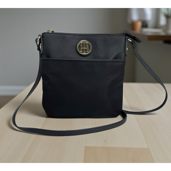 Vintage Y2K 90s Tommy Hilfiger Signature Logo Crossbody Purse Black Bag Square - Picture 1 of 12